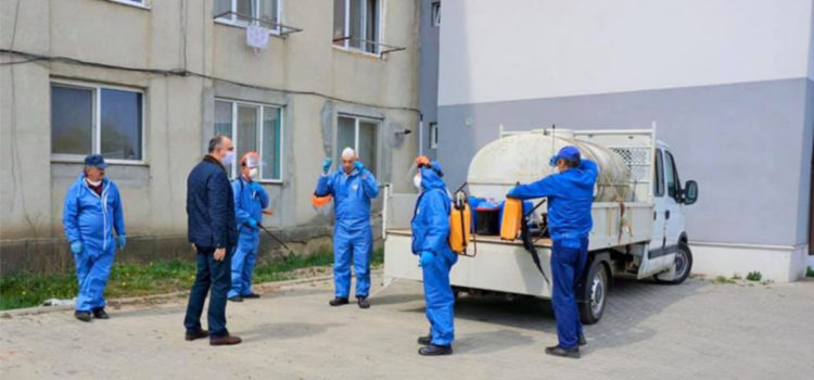 Măsuri de combatere a răspândirii COVID-19, la Bistrița: Peste 1370 de scări de bloc, dezinfectate