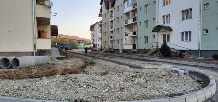 Subcetate: Lucrările la infrastructura din jurul blocurilor sociale, în plină desfășurare