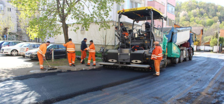 Lucrările pe bani publici, gură de oxigen pentru firmele de construcții