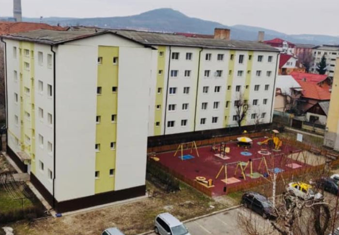 Reabilitare termică a blocurilor de locuințe vechi din Bistrița