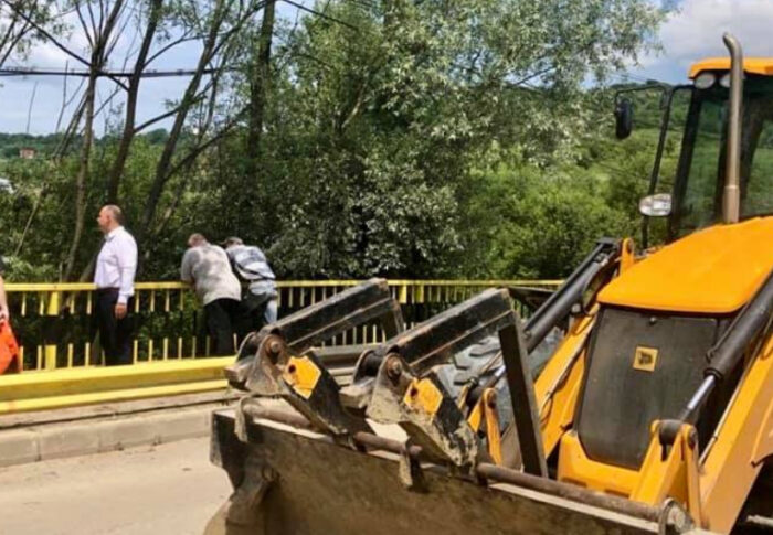 Decolmatăm podul rutier spre Ghinda