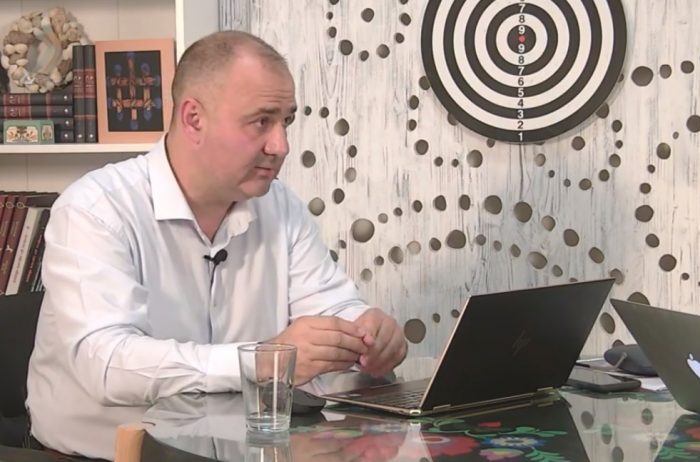 Cristian Niculae: Cel mai probabil TOATE școlile vor avea cursuri și dimineață și după-masă, în noul an școlar